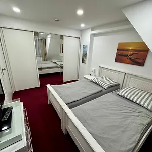  Apartment Zwei